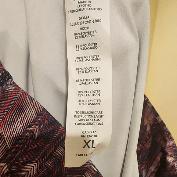 Fabletics Midrise Power Hold Zip Pocket Pattern capri leggings  XL - Picture 5 of 14